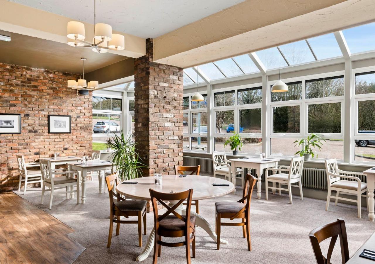 Dragonfly Hotel Colchester Bagian luar foto