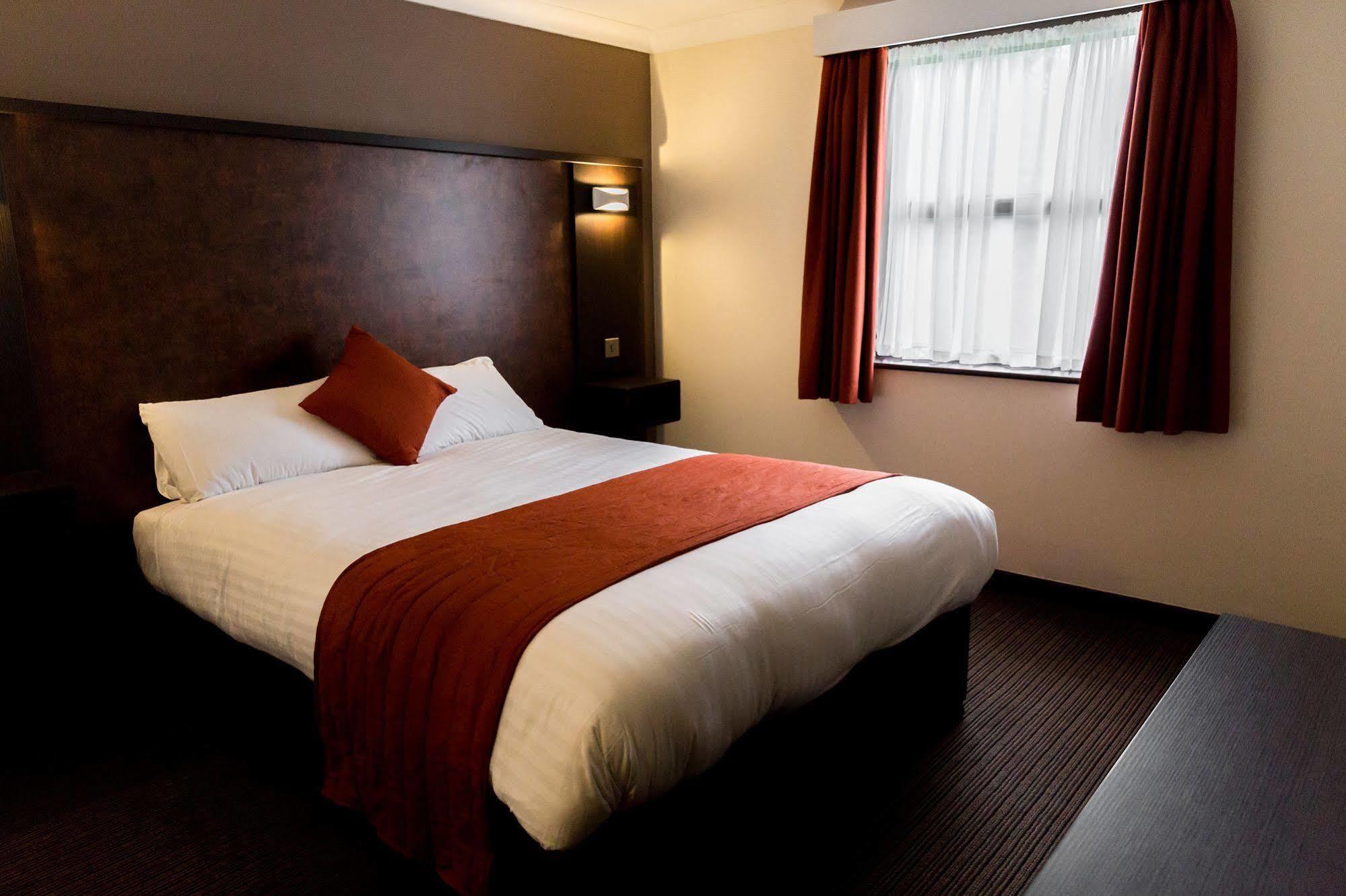 Dragonfly Hotel Colchester Bagian luar foto