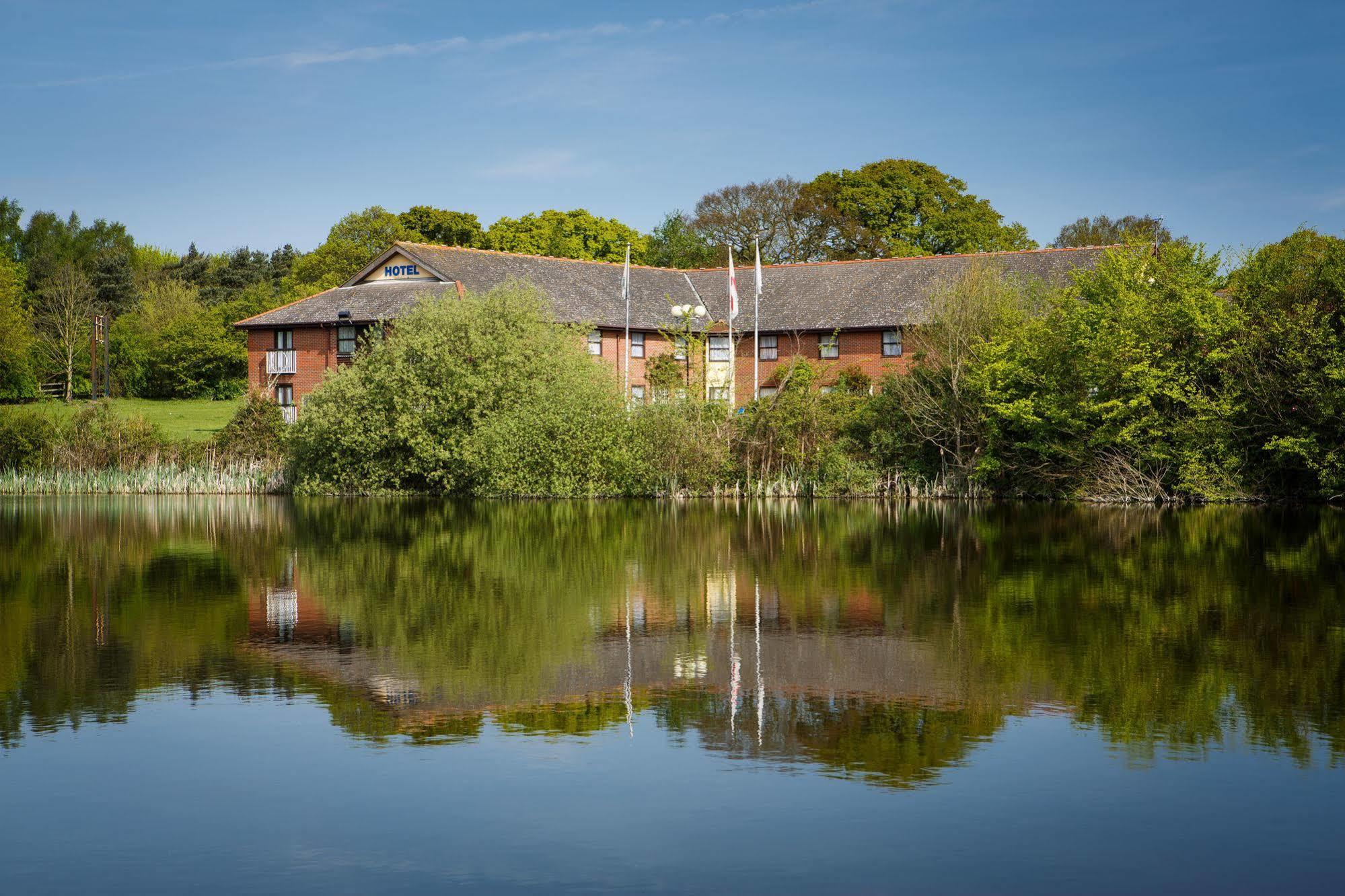Dragonfly Hotel Colchester Bagian luar foto